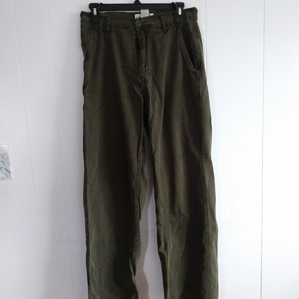 Men's dark green khakis